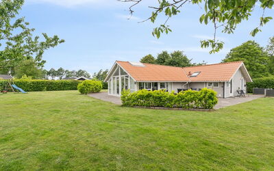 Chrisse - 250M from the Sea
