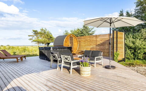 Griselda - 400M from the Sea: Bois, Domicile, Porche, Plate-Forme, Dur, Toit, Tache De Bois, Parquet, Eco Hôtel