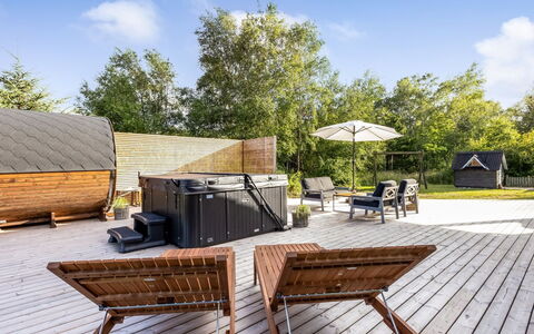 Griselda - 400M from the Sea: Bois, Domicile, Porche, Plate-Forme, Dur, Toit, Tache De Bois, Parquet, Eco Hôtel