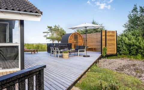 Griselda - 400M from the Sea: Bois, Domicile, Porche, Plate-Forme, Dur, Toit, Tache De Bois, Parquet, Eco Hôtel
