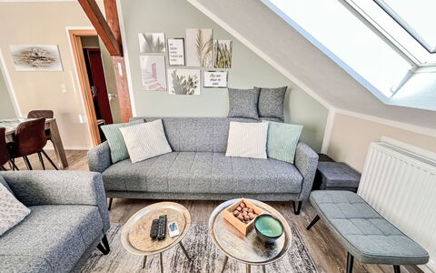 Haus an der Sonne: Meubles, Design Intérieur, Sol, Canapé, Sol, Textile, Salon, Appartement, Domicile, Pièce