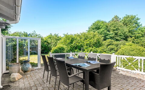 Eulalia - 50M from the Sea: Meubles, Chaise, Mobilier De Jardin, Table, Tableau De Plein Air, Porche, Ombre, Table Cuisine Et Salle A Manger, Jardin, Plate-Forme