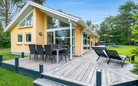 Tovi - 600M from the Sea: Meubles, Design Intérieur, Chaise, Sol, Table, Recours, Sol, Plafond, Pièce, Eco Hôtel