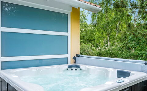 Tovi - 600M from the Sea: Meubles, Design Intérieur, Chaise, Sol, Table, Recours, Sol, Plafond, Pièce, Eco Hôtel