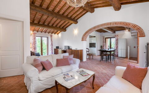 Vineyard’s Cottage With Pool, Ac, Wifi - Siena: Table, Meubles, Propriété, Canapé, Salon, Bois, Design Intérieur, Sol, Sol, Confort