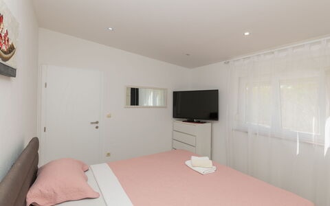 Villa Dalmatina: Lit, Meubles, Design Intérieur, Chambre, Sol, Sol, Bois, Plafond, Literie, Drap De Lit