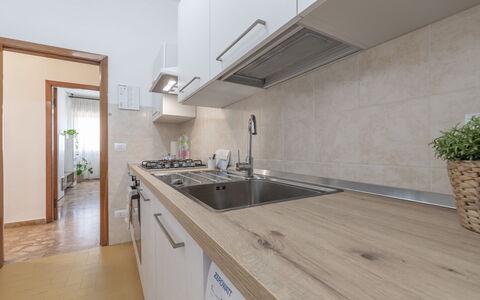 Casa Rivamare: Robinet, Cabinetry, Comptoir, Évier, Evier, Plante, Luminaire Plomberie, Bâtiment, Cuisine, Plante D'Appartement