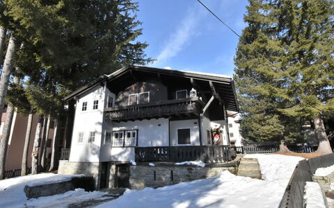 Chalet Franca: L'Eau, Bâtiment, Ciel, Jour, Propriété, Piscine, Bleu Azur, Fenêtre, Bloc Tour, Plante