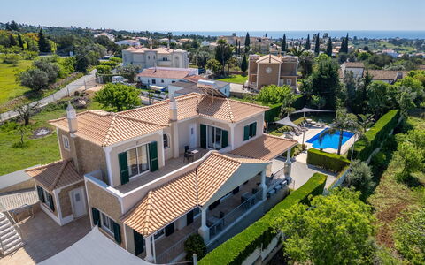 Carmen: Maison, Zone Résidentielle, Domicile, Biens, Manoir, Hacienda, Villa, Piscine, Cour, Balcon