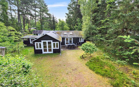 Borghild - 1Km from the Sea: Domicile, Chalet, Porche, Siding, Ferme, Structure En Plein Air