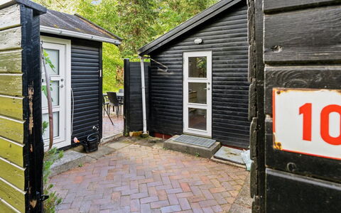 Borghild - 1Km from the Sea: Domicile, Chalet, Porche, Siding, Ferme, Structure En Plein Air