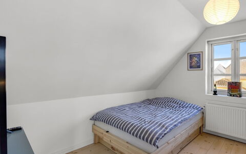 Birtir - 200M from the Sea: Sol, Sol, Bois, Chambre, Lit, Meubles, Design Intérieur, Plafond, Domicile, Parquet