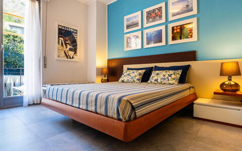 Borghouse: Meubles, Lit, Design Intérieur, Chambre, Sol, Literie, Sol, Drap De Lit, Bois, Pièce