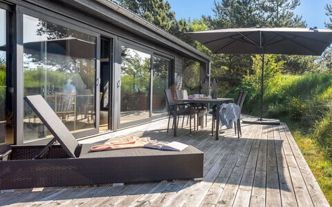 Einette - 100M from the Sea: Meubles, Design Intérieur, Sol, Sol, Plafond, Pièce, Chaise, Table, Appartement, Table Cuisine Et Salle A Manger