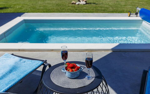 Villa Fenix: Piscine, Composite, Mobilier De Jardin, Loisir, Recours, Caractéristique De L'Eau, Tuile, Eco Hôtel, Plante D'Appartement