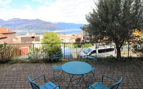 Katrin: L'Eau, Ciel, Propriété, Plante, Arbre, Piscine, Bleu Azur, Ombre, Arecales, Loisir