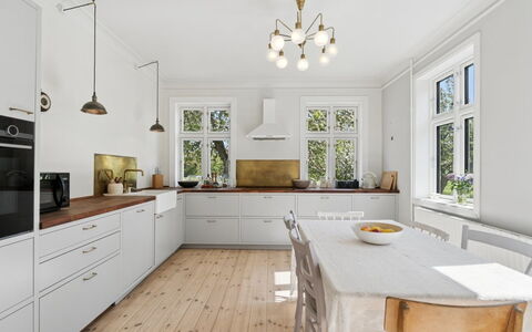 Antonina - 1.5Km from the Sea: Sol, Cuisine, Design Intérieur, Bois, Sol, Plafond, Cabinetry, Comptoir, Luminaire, Parquet