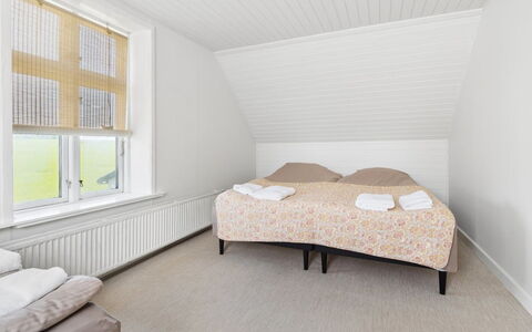 Antonina - 1.5Km from the Sea: Sol, Chambre, Sol, Design Intérieur, Lit, Plafond, Literie, Drap De Lit, Linge, Cadre De Lit