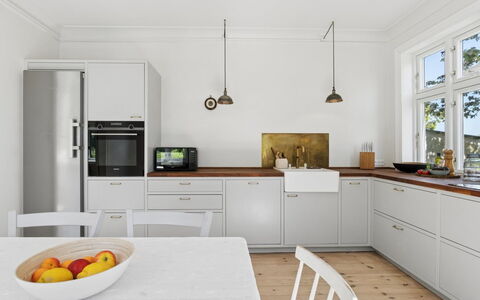Antonina - 1.5Km from the Sea: Cuisine, Sol, Cabinetry, Comptoir, Appareil De Cuisine, Design Intérieur, Bois, Meubles, Sol, Plafond