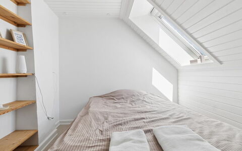 Antonina - 1.5Km from the Sea: Mur, Bois, Plafond, Chambre, Design Intérieur, Sol, Sol, Grenier, Lit, Linge