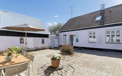 Antonina - 1.5Km from the Sea