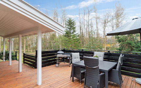 Betti - 700M from the Sea: Bois, Toit, Architecture, Domicile, Maison, Chalet, Siding, Dur, Pente, Biens