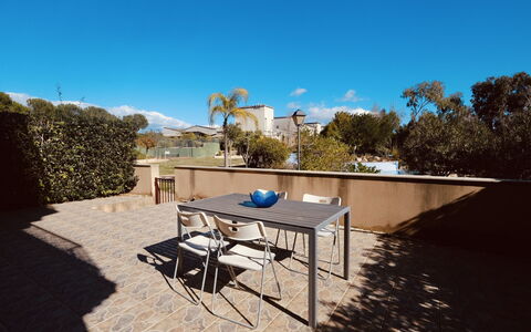 Residencial Golden Beach: L'Eau, Ciel, Ressources En Eau, Jour, Propriété, Bleu, Nuage, Lumière, La Nature, Éclairage