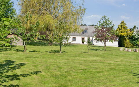Teodora - 3Km from the Sea: Herbe, Prairie, Paysage, Écorégion, Plaine, Communauté Des Plantes, Lot Terre, Mobilier De Jardin, Prairie, Formations Arbustives