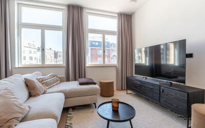 Logement:&nbsp;Historical and Spacious 690.2