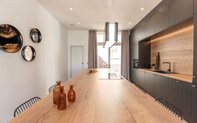 Logement:&nbsp;Historical and Spacious 690.2
