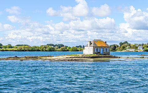 Maison Maison Ty Mad: L'Eau, Ressources En Eau, Plan D'Eau, Voie Navigable, Cotiers Et Relief Océaniques, Cours D'Eau, Lac, Maison, Banque, Mer