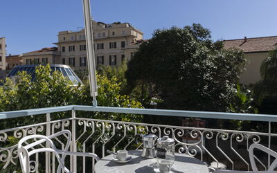 Central Home Carlotta