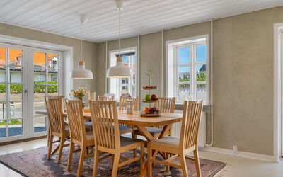 Edin - 100M from the Sea