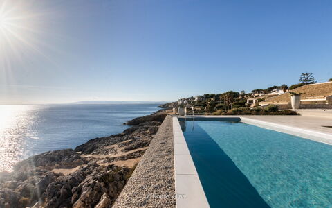 Villa Demar: L'Eau, Ciel, Ressources En Eau, Lumière, Bleu Azur, Cotiers Et Relief Océaniques, Paysage, Bâtiment, Piscine, Loisir