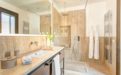 Villa Agata - Sea View | By Rocco Forte Villas: Cabinetry, Évier, Propriété, Robinet, Comptoir, Luminaire Plomberie, Armoire De Toilette, Bois, Design Intérieur, Evier