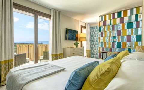 Villa Agata - Sea View | By Rocco Forte Villas: Propriété, Meubles, Fenêtre, Confort, Bleu Azur, Bâtiment, Textile, Cadre De Lit, Bois, Design Intérieur