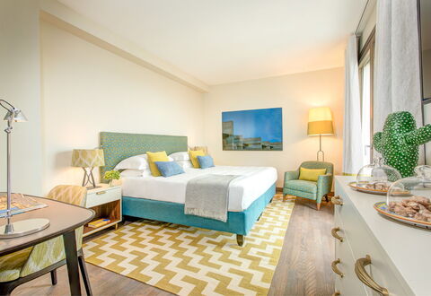 Villa Agata - Sea View | By Rocco Forte Villas: Meubles, Propriété, Bâtiment, Vert, Confort, Table, Éclairage, Textile, Design Intérieur, Sol