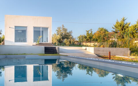 Eremita Villa Sicily: L'Eau, Plante, Ciel, Bleu Azur, Ombre, Arbre, Piscine, Plan D'Eau, Zone Résidentielle, Loisir