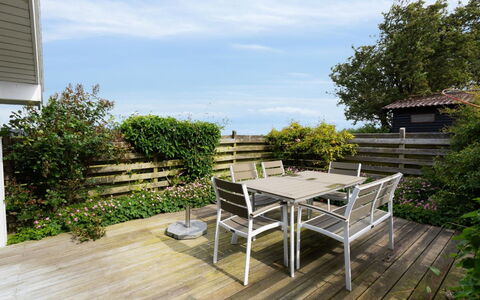 Wehrhart - 125M from the Sea: Meubles, Canapé, Design Intérieur, Sol, Salon, Sol, Throw Pillow, Pièce, Oreiller