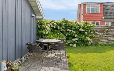 Wehrhart - 125M from the Sea: Meubles, Canapé, Design Intérieur, Sol, Salon, Sol, Throw Pillow, Pièce, Oreiller