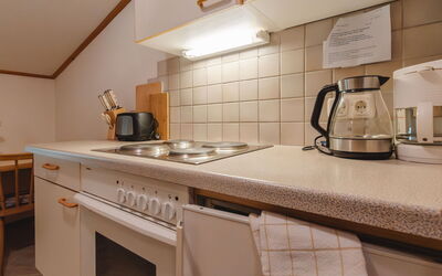 Wildkogel 1 800.3: Cabinetry, Comptoir, Evier, Robinet, Évier, Cuisine, Cuisinière, Appareil De Cuisine, Design Intérieur, Le Fourneau