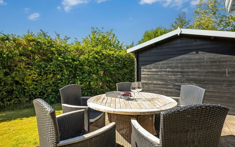 Anca - 450M from the Sea: Bois, Meubles, Mobilier De Jardin, Tableau De Plein Air, Chaise, Dur, Tache De Bois, Jardin, Table Cuisine Et Salle A Manger, Patio