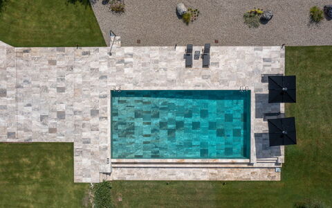 Villa Velari In Volterra With Private Pool, Ac: Propriété, La Nature, Feuille, Rectangle, Bleu Azur, Bois, Plante, Architecture, Lot Terre, Sol