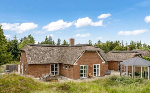 Lieselotte - 2.7Km from the Sea: Bois, Toit, Architecture, Domicile, Maison, Chalet, Siding, Dur, Pente, Biens