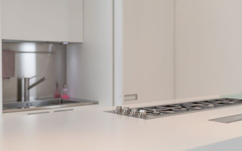Villa Vinner: Comptoir, Appareil De Cuisine, Cabinetry, Évier, Bois, Sol, Cuisine, Rectangle, Électroménager, Principaux Appliance