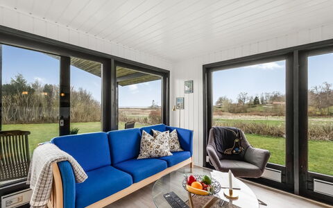 Jule - 1.3Km to the Fjord: Design Intérieur, Salon, Plafond, Canapé, Dur, Tache De Bois, Chaise, Conception, Planche