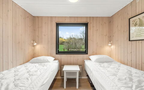 Jule - 1.3Km to the Fjord: Bois, Chambre, Lit, Cadre De Lit, Plafond, Planche, Tache De Bois, Dur, Literie, Drap De Lit