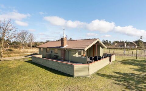 Frille - 200M from the Sea: Herbe, Prairie, Paysage, Écorégion, Plaine, Communauté Des Plantes, Lot Terre, Mobilier De Jardin, Prairie, Formations Arbustives