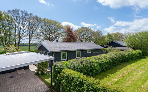 Francis - 300M from the Sea: Bois, Toit, Architecture, Domicile, Maison, Chalet, Siding, Dur, Pente, Biens