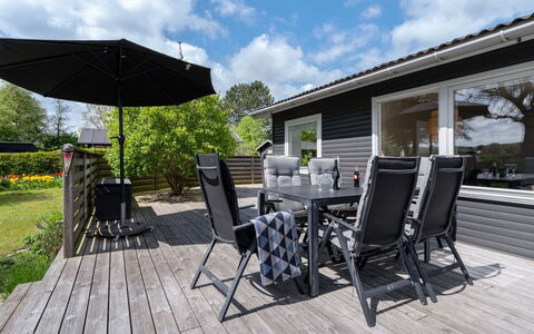 Francis - 300M from the Sea: Bois, Toit, Architecture, Domicile, Maison, Chalet, Siding, Dur, Pente, Biens